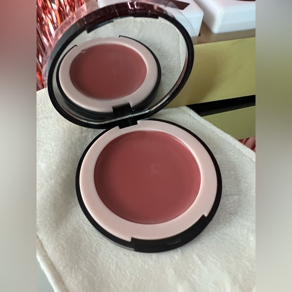 NIB Doll 10 HydraGel Cream Balm - She’s a Doll